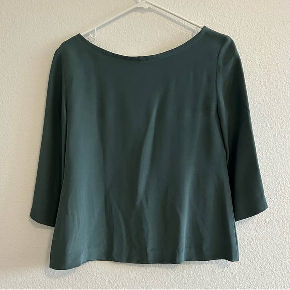 Elegant Forest Green Blouse - Picture 3 of 3